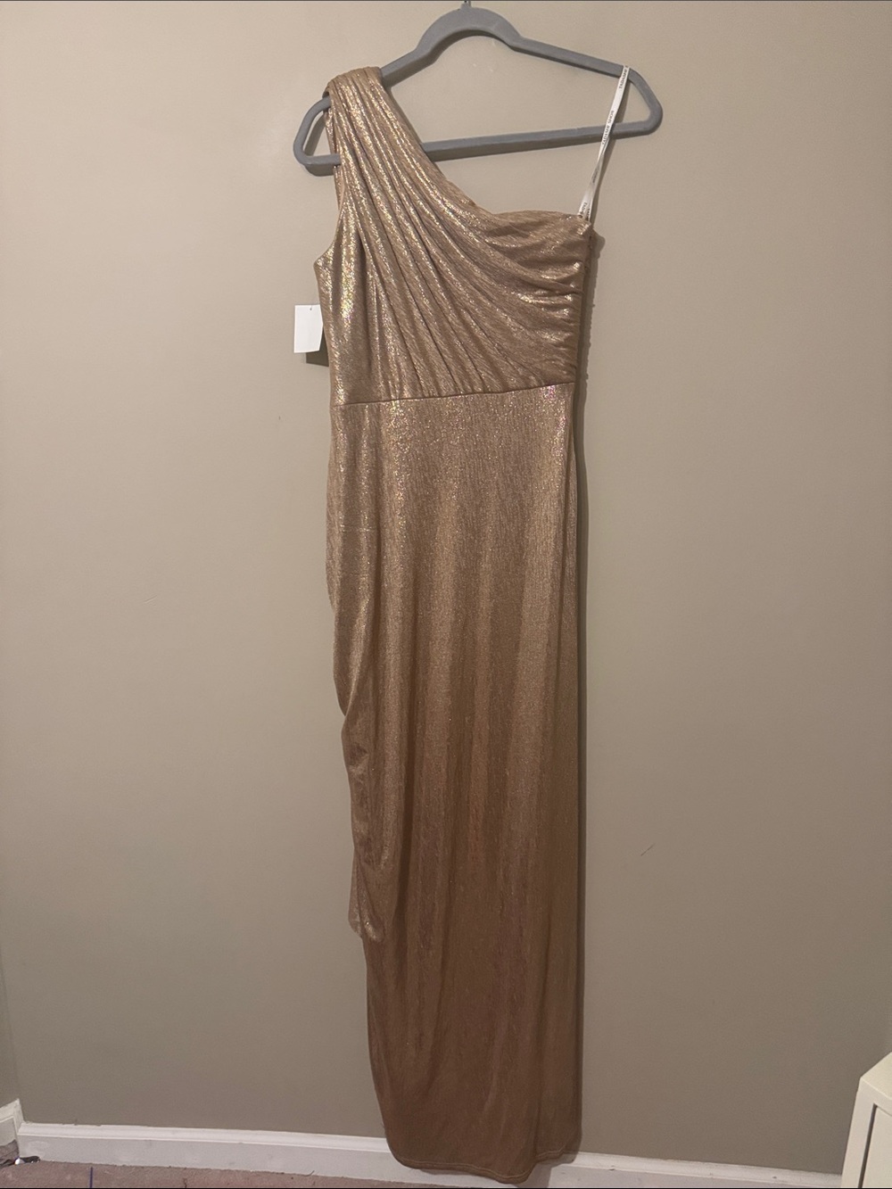 NWOT- Tadashi Shoji Foil Ruffle One-Shoulder Gown, Gold Dust, size Medium - Picture 10 of 12